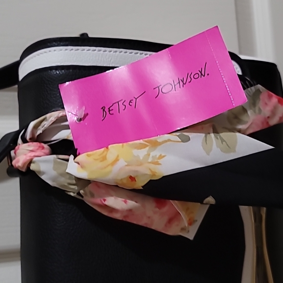 Bestsy Johnson Bag - Picture 2 of 8